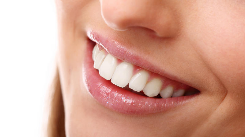 5 astuces pour avoir les dents blanches naturellement